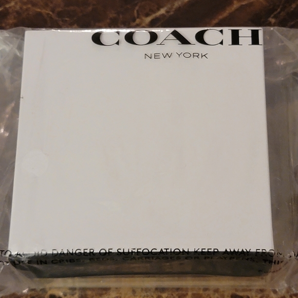 Coach Earrings - Picture 6 of 6